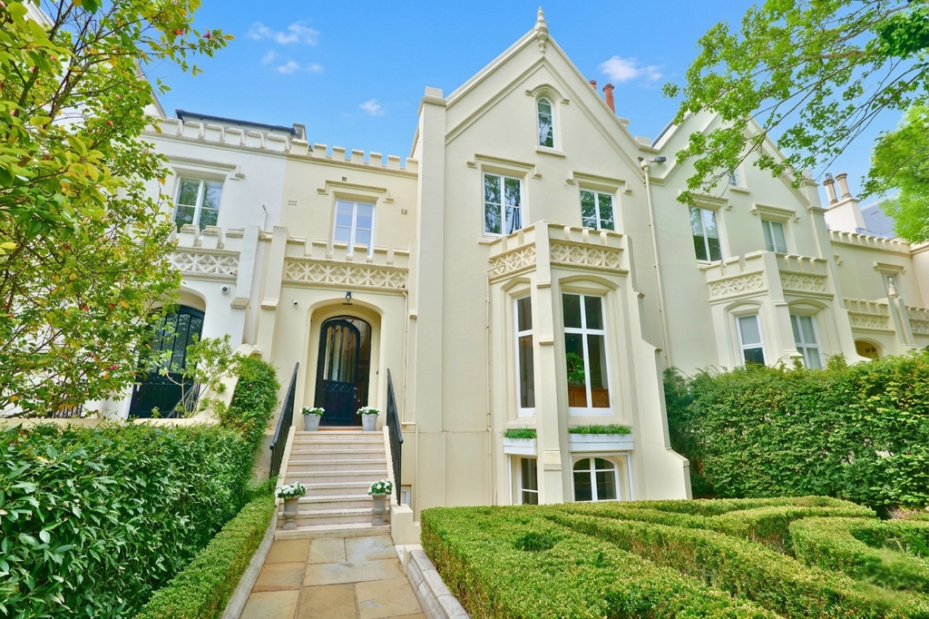 Property photo 1 of 20 A Magnificent 4,168 Sq Ft Family Residence On London’S Prestigious Addison Road