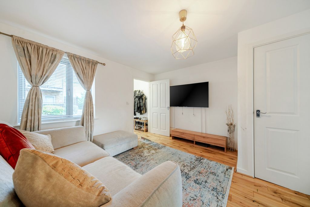 Property photo 2 of 23 Lounge