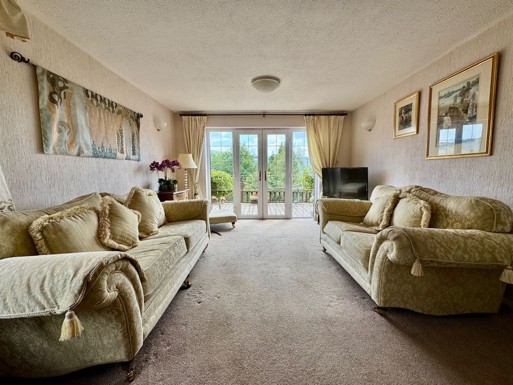 Property photo 2 of 60