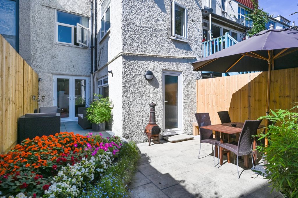 Property photo 2 of 23 Picture No. 04