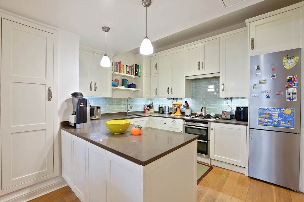 Property photo 2 of 9 Kitchen