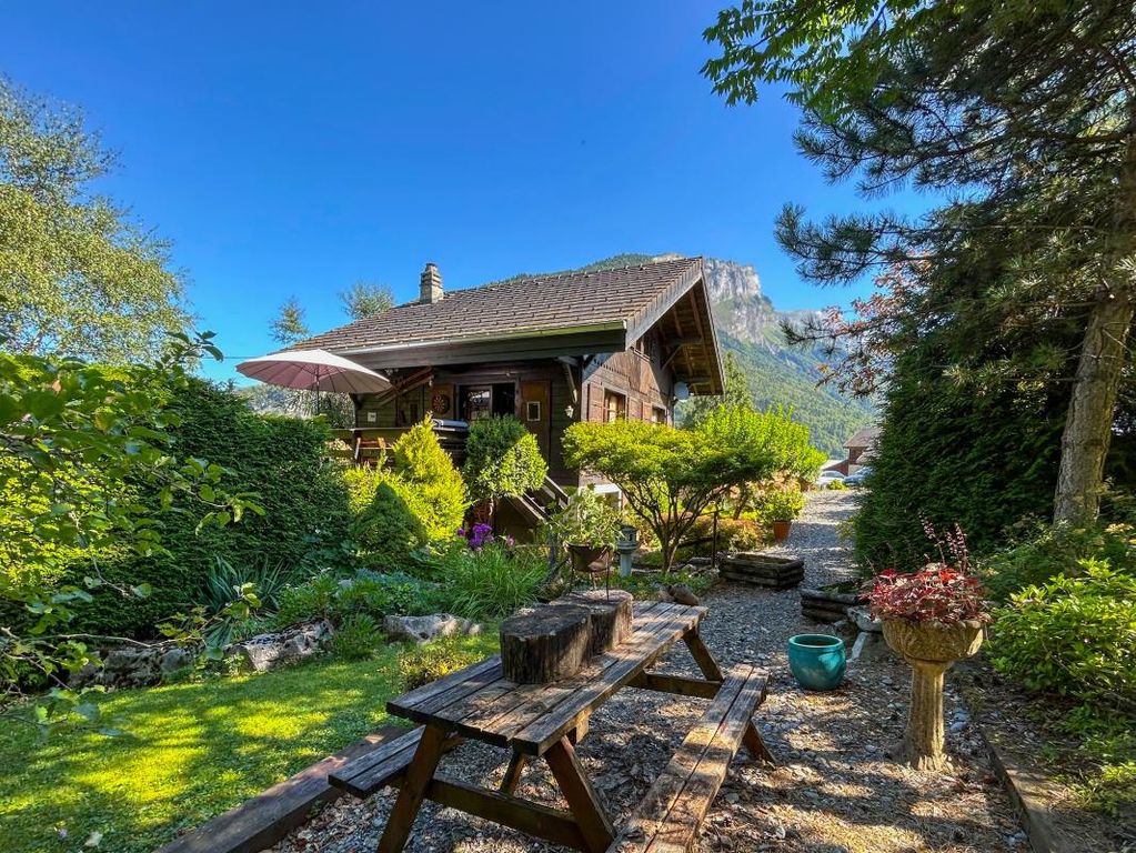 Property photo 3 of 36