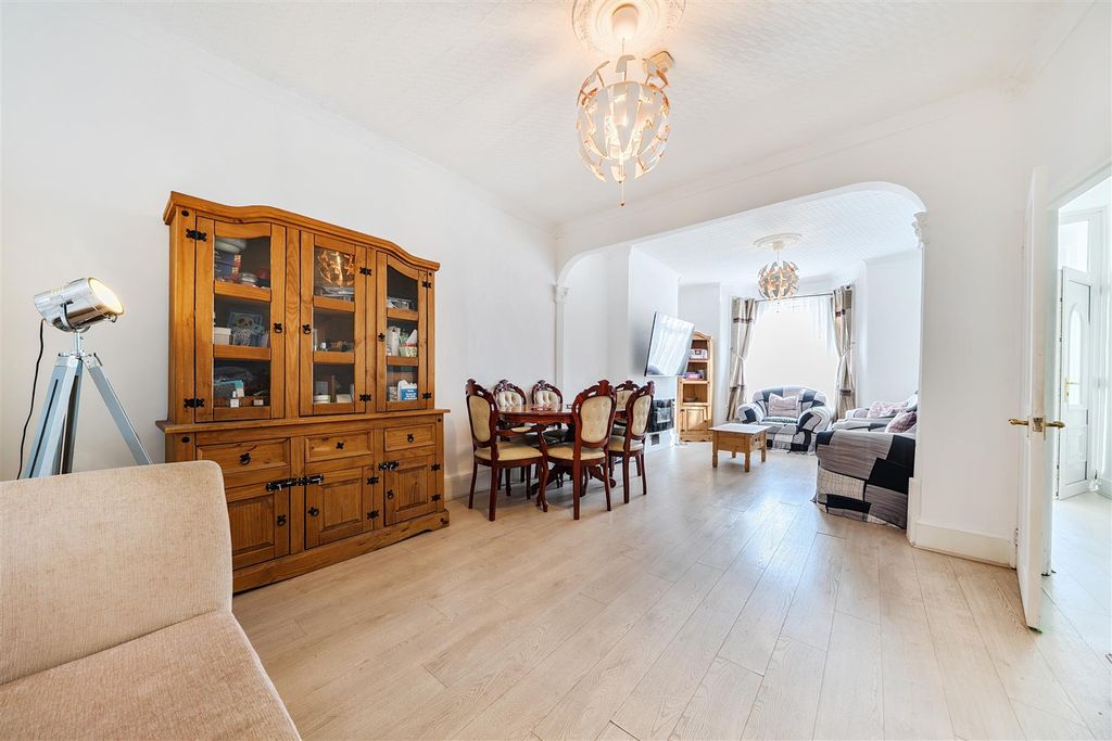Property photo 2 of 16 02.Jpg