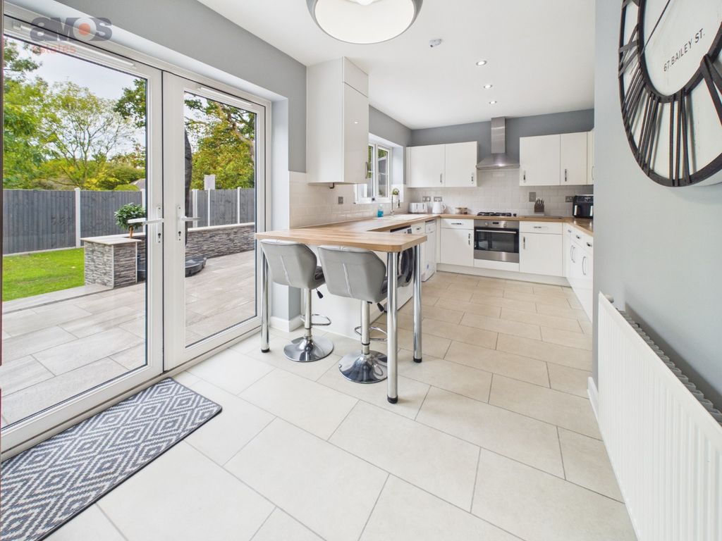 Property photo 2 of 35 5555024