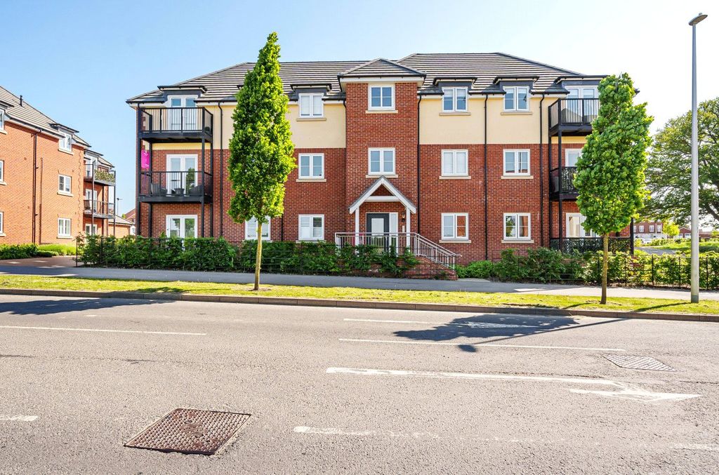 Property photo 2 of 12 989611 (1).Jpg