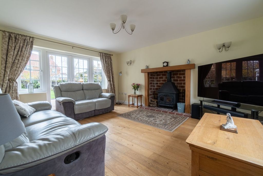 Property photo 3 of 45
