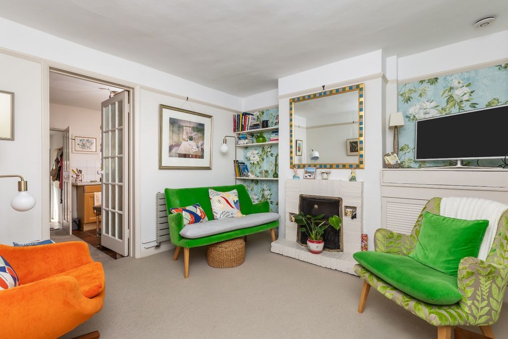 Property photo 3 of 11 3748493