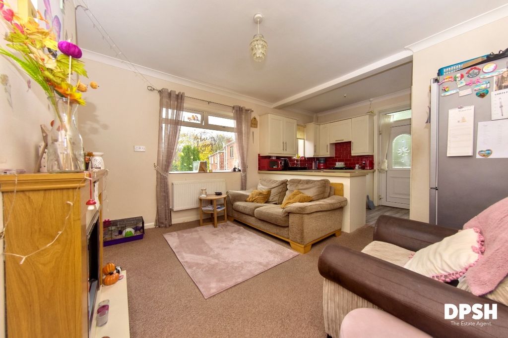 Property photo 2 of 22