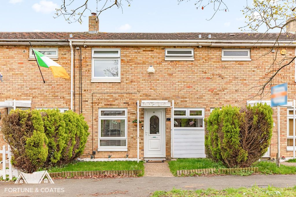 Property photo 1 of 18 Hollyfield_18.Jpg