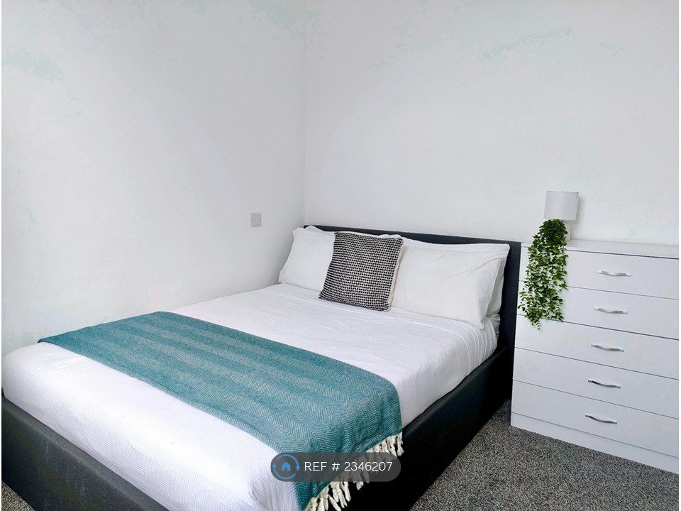 Property photo 1 of 11 Bedroom 1
