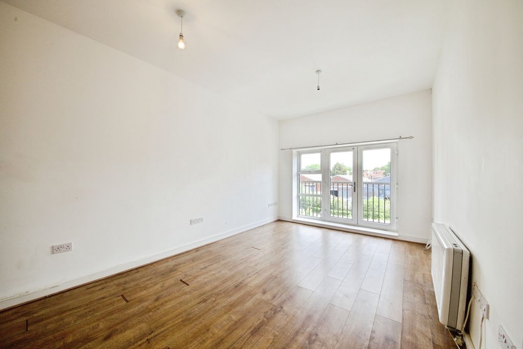 Property photo 3 of 5