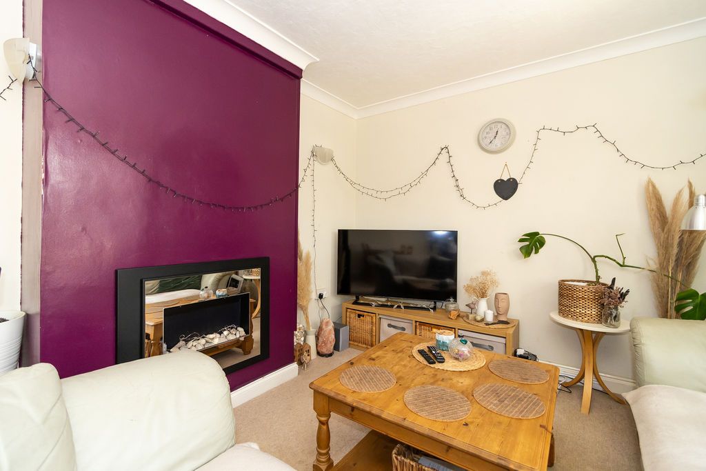 Property photo 3 of 20 Photo 8