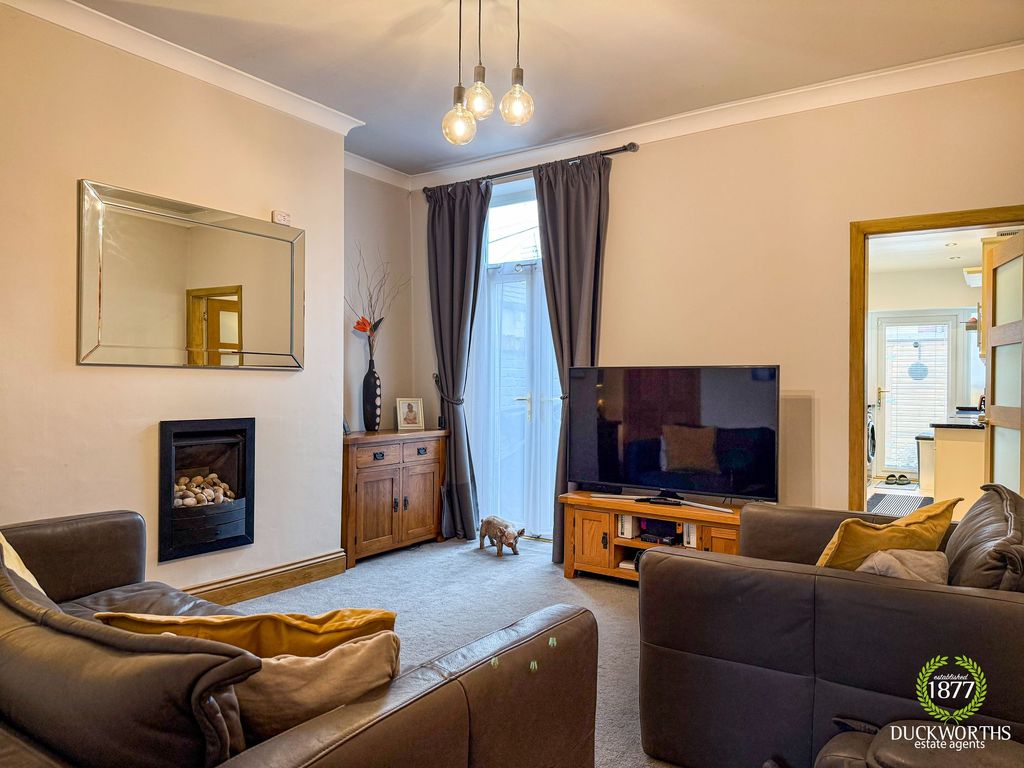 Property photo 2 of 34