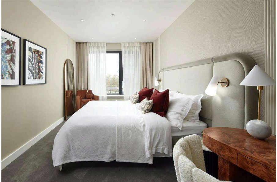 Property photo 2 of 5 Bedroom