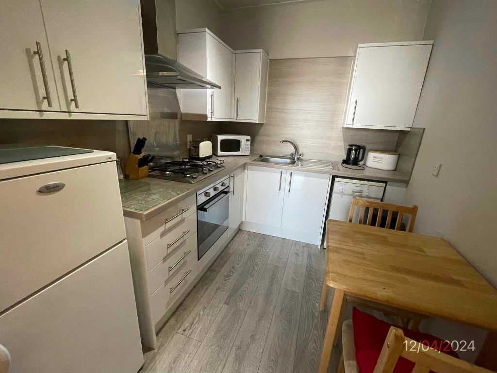 Property photo 2 of 7 Kitchen