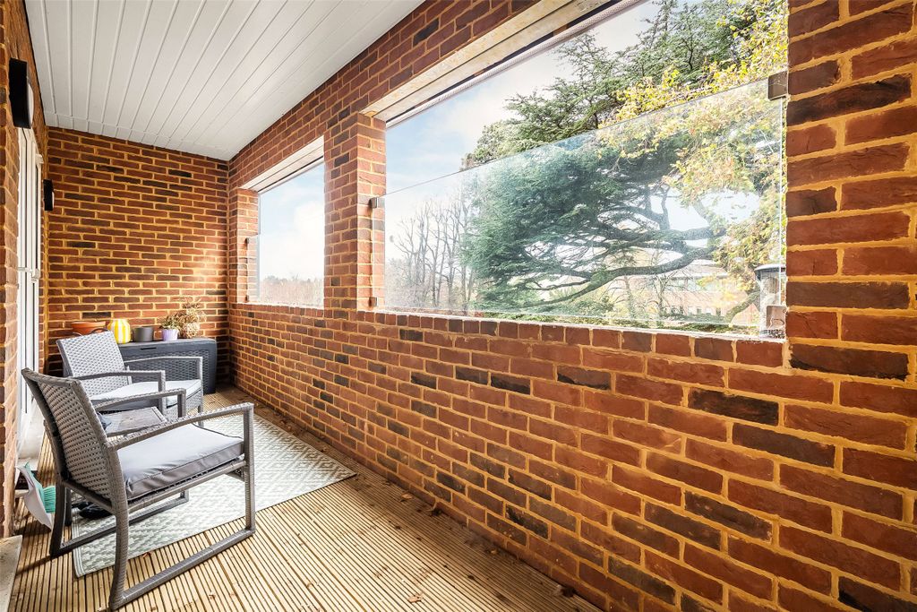 Property photo 2 of 16 Balcony