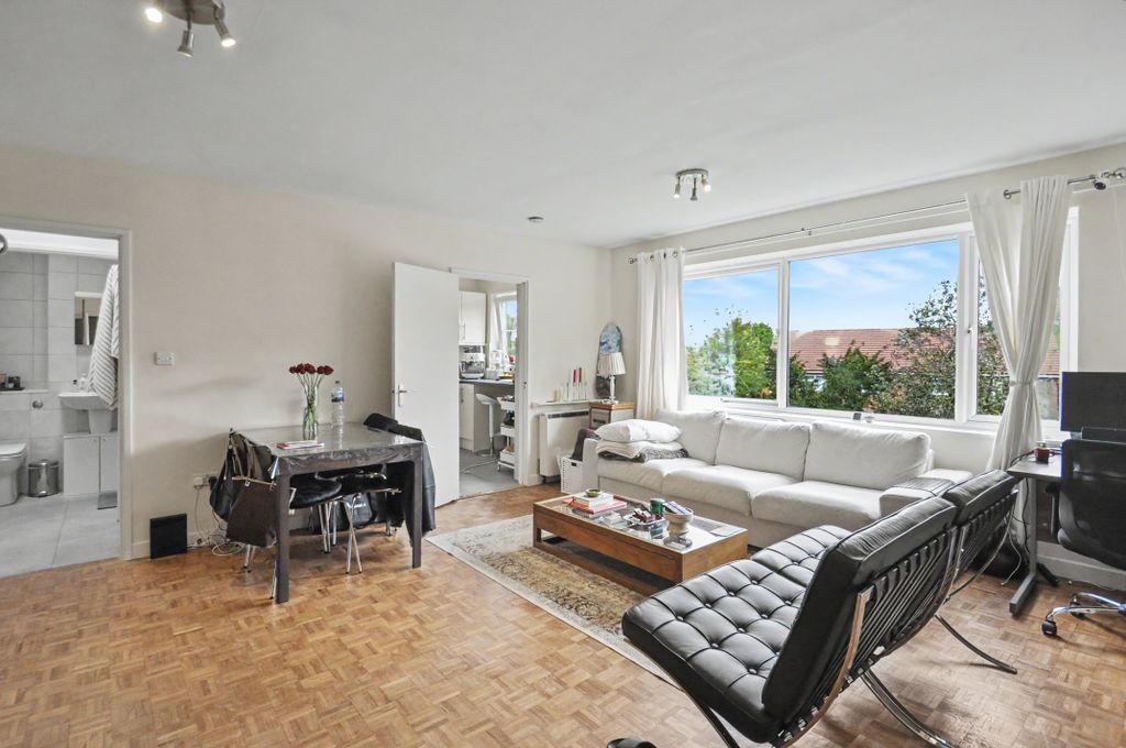 Property photo 1 of 11 Reception