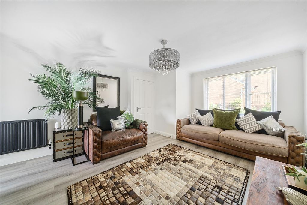 Property photo 2 of 24