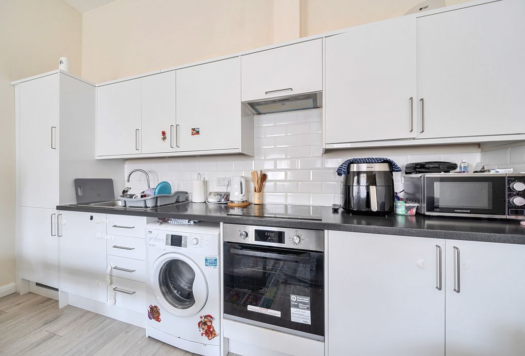 Property photo 1 of 8 1429390-7-69ba74d...