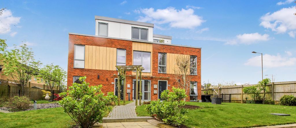 Property photo 1 of 12 Front Aspect