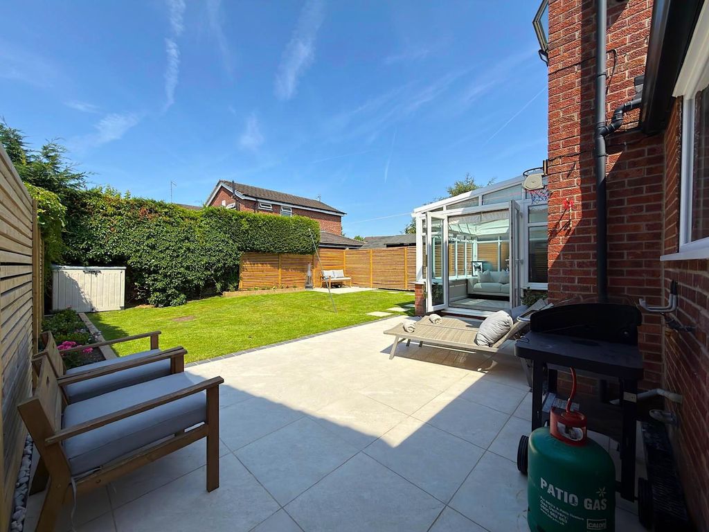Property photo 2 of 32