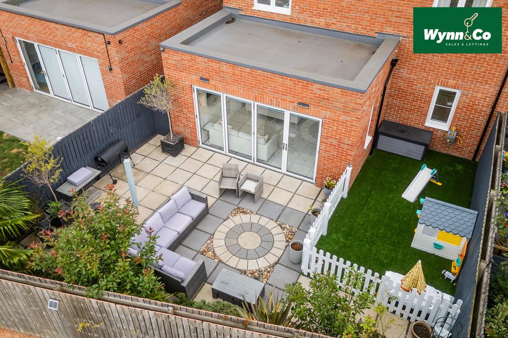 Property photo 2 of 30 Rear Garden