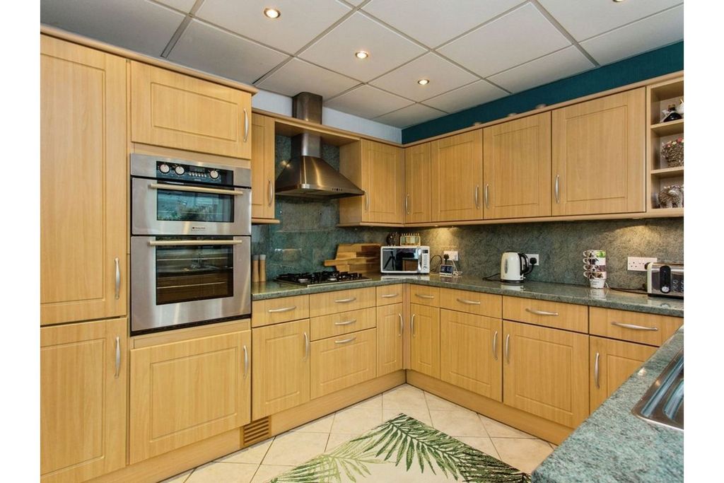 Property photo 3 of 16