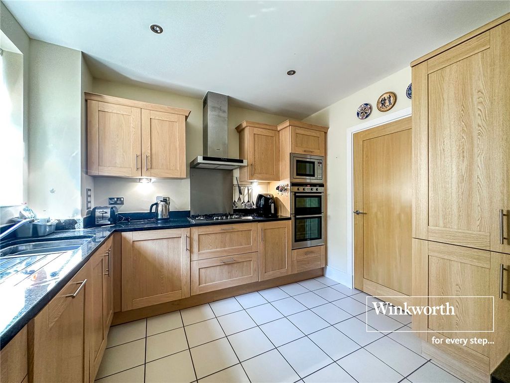Property photo 2 of 15 Picture No. 10