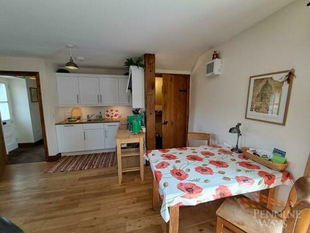 Property photo 3 of 33