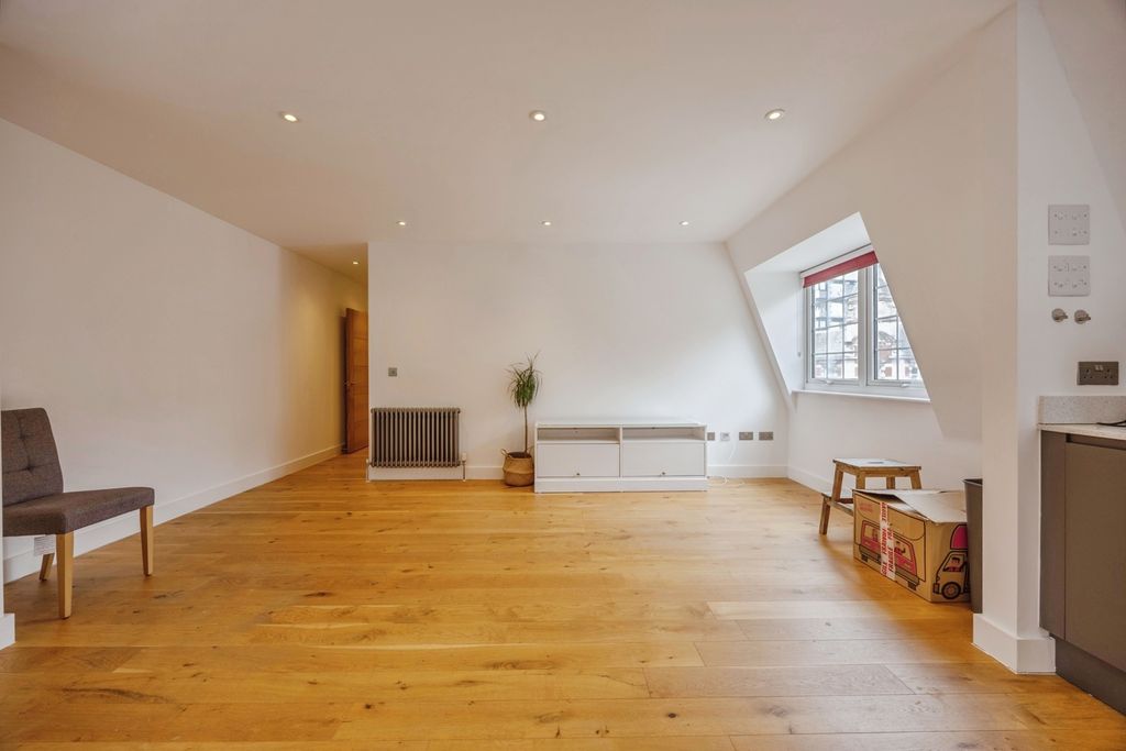 Property photo 1 of 19 Pbox-Img.Jpg