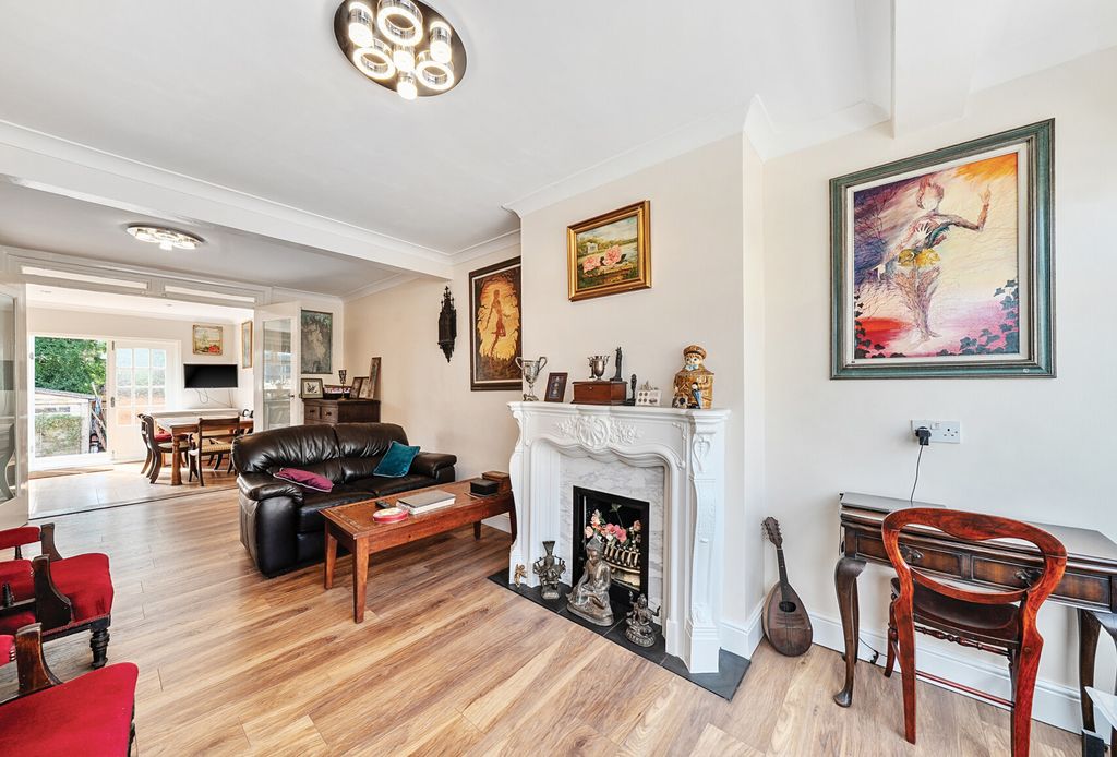 Property photo 3 of 19 1320179-5-686E395...
