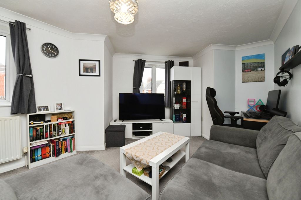 Property photo 2 of 16