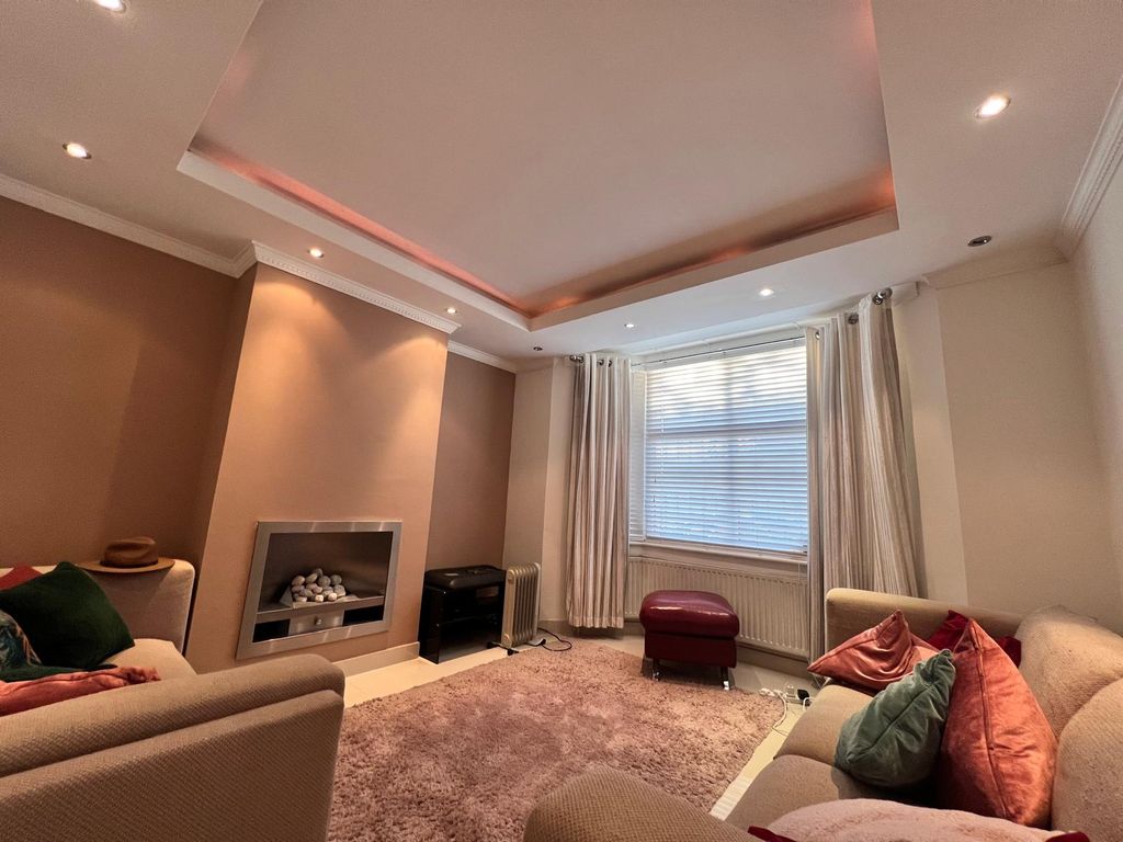Property photo 3 of 19 B1ee0c58-B09B-4cd2-Bf8E-126E7d14Ef12