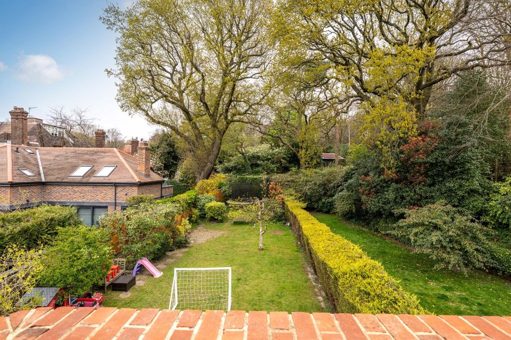 Property photo 3 of 14 4680093