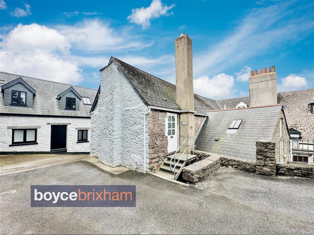 Property photo 1 of 11 104 Drew St Wm.2.Jpg