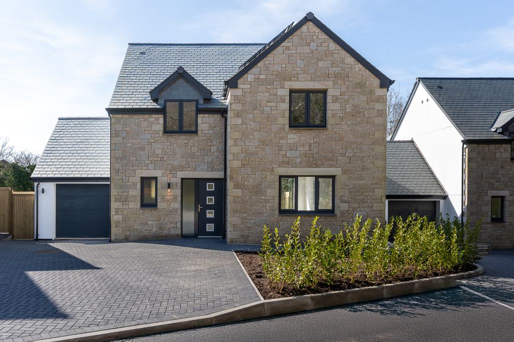 Property photo 2 of 18