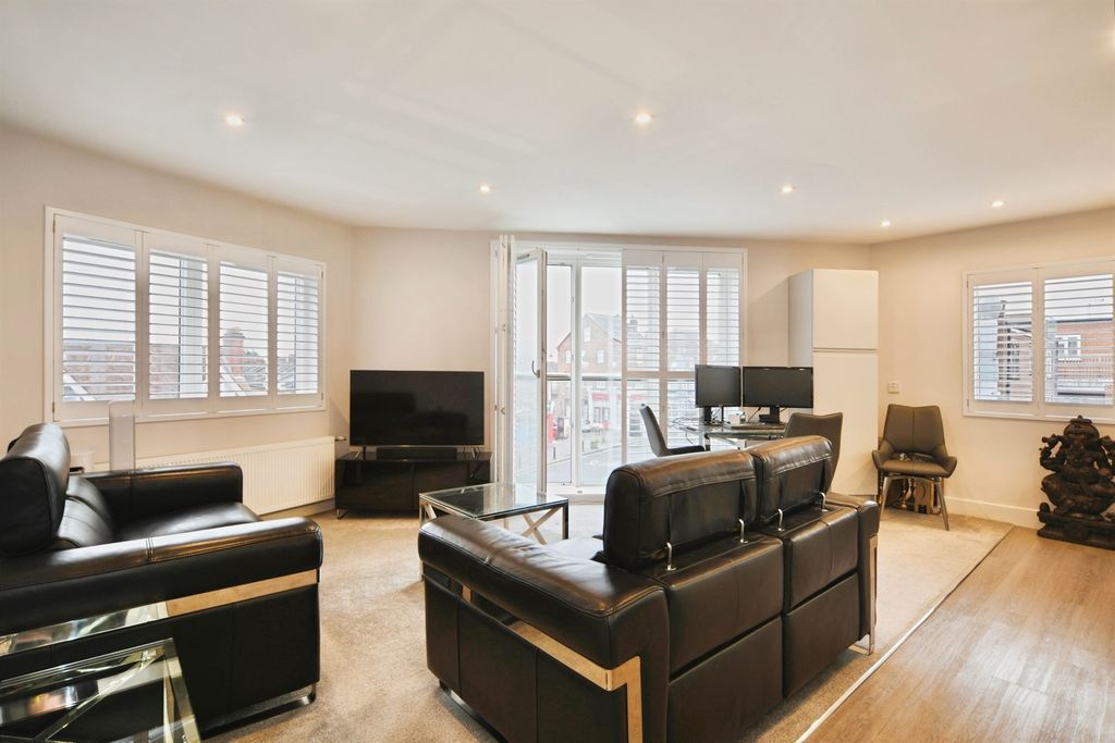 Property photo 3 of 15