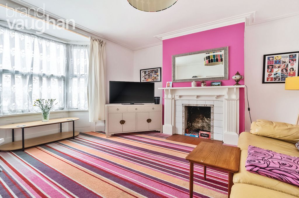 Property photo 2 of 9 Living Room