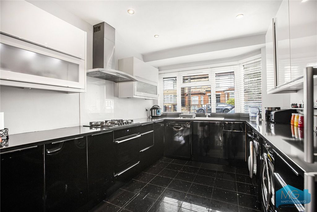 Property photo 2 of 24 Picture No. 09