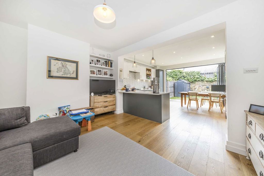 Property photo 3 of 9