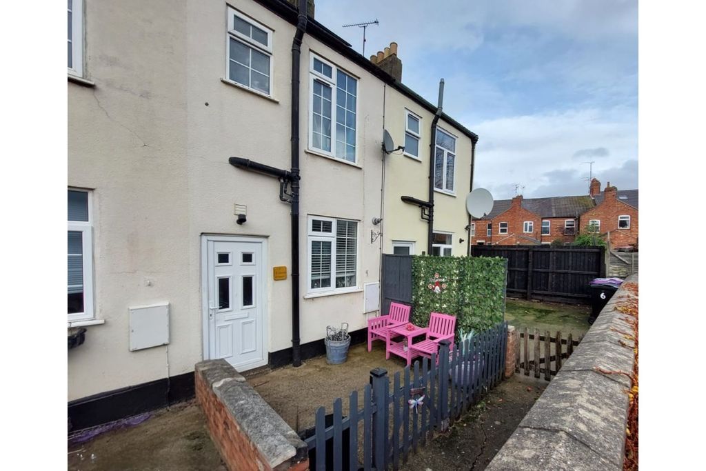 Property photo 1 of 9