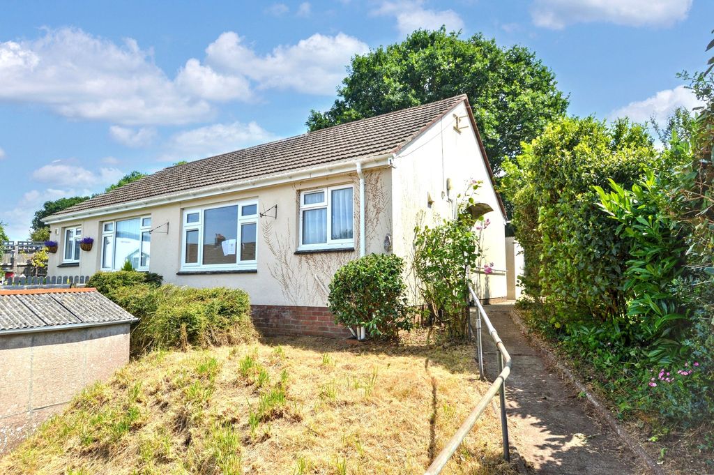 Property photo 1 of 6 Front