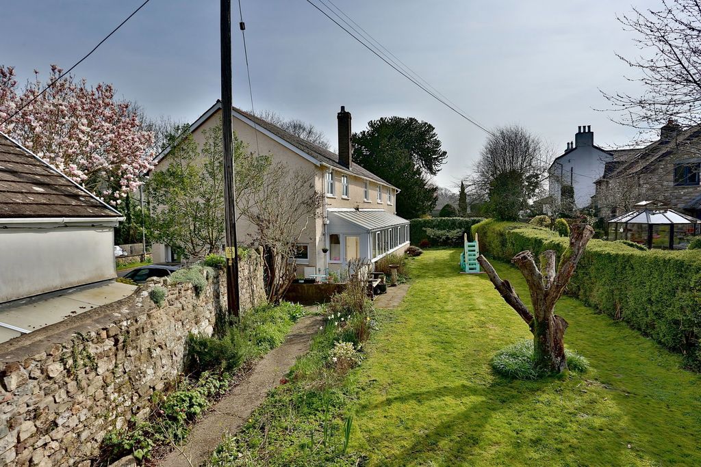 Property photo 1 of 50