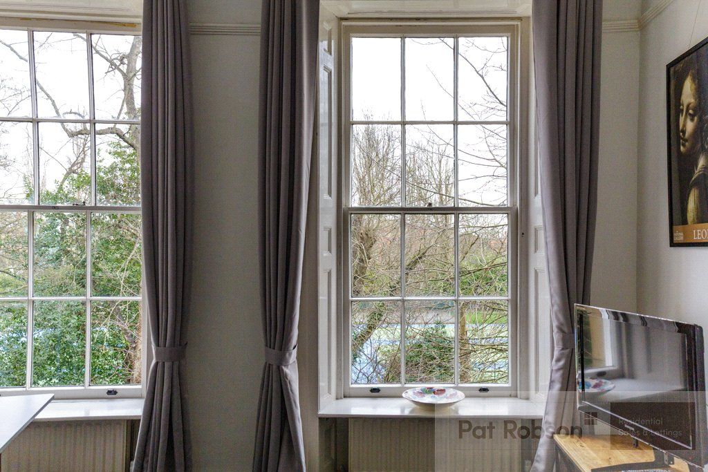 Property photo 3 of 12 Picture 3