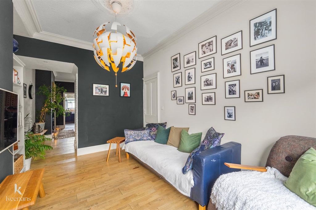Property photo 2 of 38 Untitled-17.Jpg