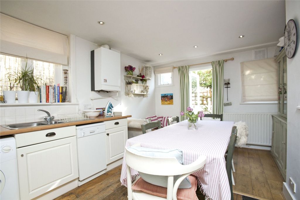 Property photo 3 of 6 Picture No. 04