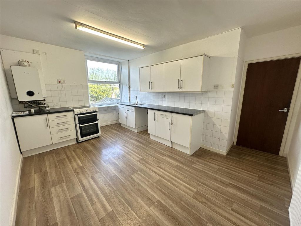 Property photo 2 of 8 20251128_112917460_Ios.Jpg