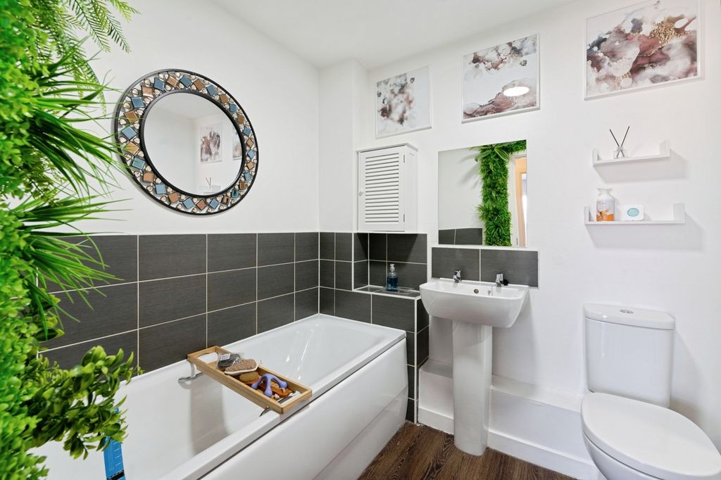 Property photo 3 of 14 Picture