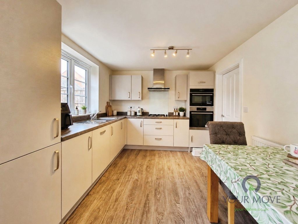 Property photo 2 of 20 Kitchen/Diner