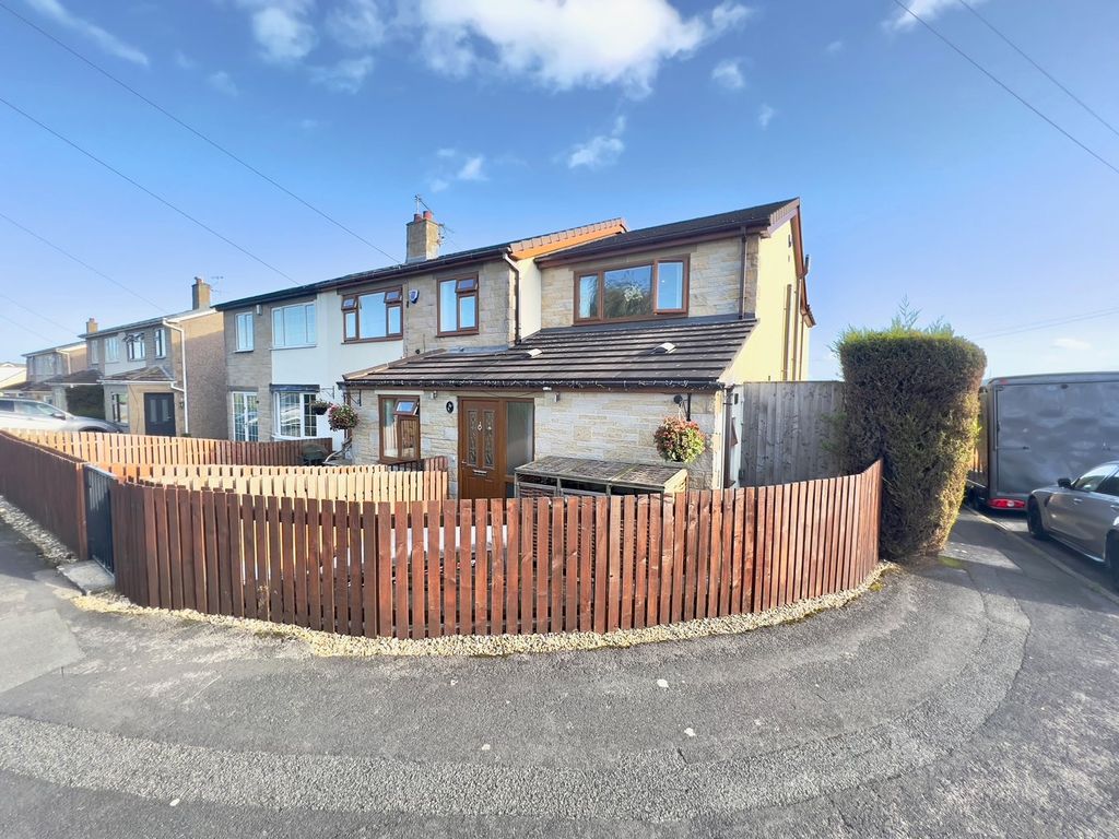 Property photo 1 of 32